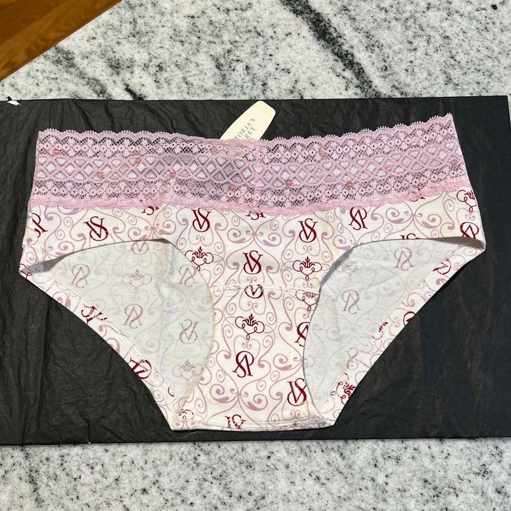 NWT Victoria’s Secret White & Pink Logo Print Cotton Lace Hiphugger Panties XS